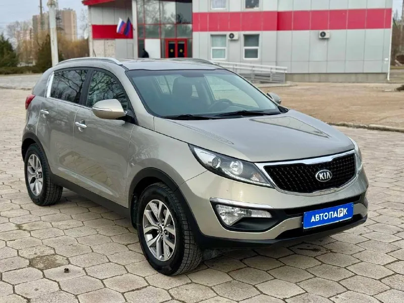 ⚪️ Kia sportage restyling awd

💰Цена: 1 300 000р
🏢Город: мариуполь
📅Год выпуска: 2014
🧾Пробег: 174 848км.
⚙️Двигатель: 2.0
⛽Топливо: бензин
⚙️Кпп: механика 6-ст

📞 Телефон:

+7-949-727-41-51
+7-989-263-55-56
+7-949-551-91-52

💾 Описание:

Sport. .. Езусловный лидер среди паркетников на российском рынке. Бензиновый двигатель g4kd объёмом 2.0 литра в паре с классической шестиступенчатой механикой и полноприводной компоновкой не имеет заводских недостатков, надежный, неприхотливый и дешевый в обслуживании как и весь автомобиль.

✅ Рестайлинг

✅ Один владелец, птс оригинал

✅ Техническая часть на 5+

✅ Южная эксплуатация

Двигатель работает ровно без расхода масла, мкпп и полный привод без нареканий, ходовая сбитая.

Богатая комплектация:

❄️/🔥 Двухзонный климат контроль, подогрев всех сидений, кожаный мульти-руль с подогревом, полный электропакет, птф, abs, airbag, гур, круиз контроль, android магнитола с камерой заднего вида, оригинальные литые диски на новой зимней - фотография - 3