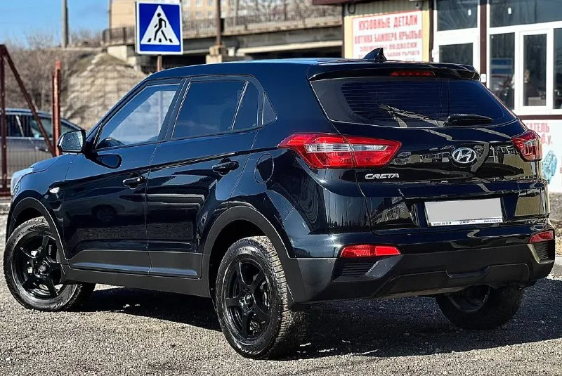 Продам hyundai creta год:2017 :1.6 коробка:автомат пробег:156.000км цена:1.495.000₽ номер: +79495011956 или +794941003435 на обоих номерах есть телеграмм авто в идеальном состоянии без вложений сел и поехал, кузов автомобиля выглядит идеально как на фото, не ржавчин не вмятины не царапин, кузов как у нового авто, техническая часть автомобиля на 5+ обслуженная за машиной был должный уход! хорошая комплектация:мульти руль, электра зеркала, подогревы сидений, датчики дождя и света, хорошая мульти медия с bt, aux, usb, подогрев руля, помощь при подъеме и спуске, датчики давления шин, обогрев переднего и заднего стекла, и много другое, все стекла родные лобовое в том числе. больше информации по телефону! 📞 звоните: +7(949)5011956 - фотография - 5