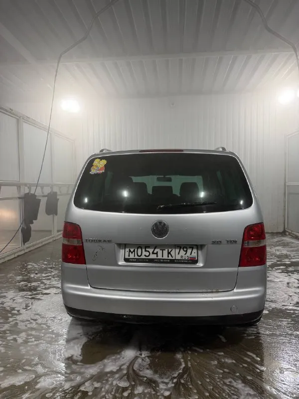 Продам обмен volkswagen touran 2004 год 7 местный 2 литра турбо на автомате подогрева зеркал подогрев сидения кожаный салон круизконтроль машина сел поехал цена данного авто 430 тыс рублей торг +79494452420 📲 tg: @davidydhdbd 📞 звоните: +7(949)4452420 - фотография - 2