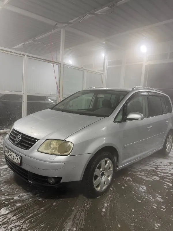 Продам обмен volkswagen touran 2004 год 7 местный 2 литра турбо на автомате подогрева зеркал подогрев сидения кожаный салон круизконтроль машина сел поехал цена данного авто 430 тыс рублей торг +79494452420 📲 tg: @davidydhdbd 📞 звоните: +7(949)4452420 - фотография - 5