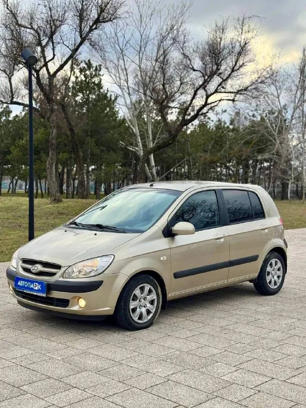 ❤️ hyundai getz at 💰цена: 640 000р 🏢город: мариуполь 📅год выпуска: 2006 🧾пробег: 105 842км ⚙️двигатель: 1.4 ⛽топливо: бензин ⚙️кпп: автомат 📞 телефон: +7-949-727-41-51 +7-989-263-55-56 +7-949-551-91-52 💾 описание: ✅ местный, не пригнанный автомобиль ✅ один владелец, птс оригинал ✅ кузов в отличном состоянии ✅ техническая часть на 5+ ✅ салон как новый ✅ коробка автомат кондиционер ❄️ (работает отлично), abs, airbag, 4 стеклоподъемника, электро зеркала, гидроусилитель руля, птф, регулировка сиденья по высоте, магнитола с usb. улица шевченко 269 🏦 возможна продажа в кредит по двум документам. - фотография - 3