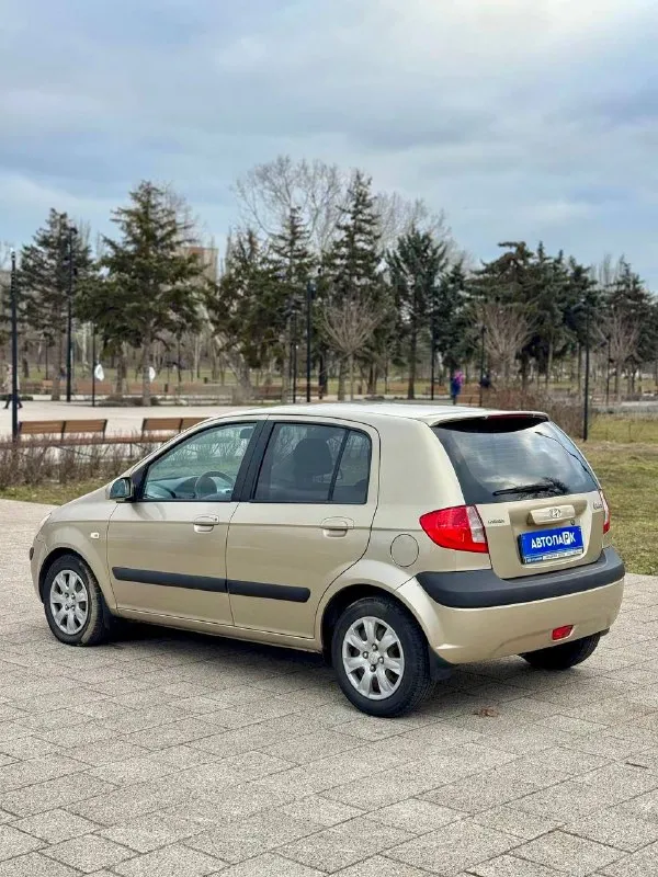 ❤️ hyundai getz at 💰цена: 640 000р 🏢город: мариуполь 📅год выпуска: 2006 🧾пробег: 105 842км ⚙️двигатель: 1.4 ⛽топливо: бензин ⚙️кпп: автомат 📞 телефон: +7-949-727-41-51 +7-989-263-55-56 +7-949-551-91-52 💾 описание: ✅ местный, не пригнанный автомобиль ✅ один владелец, птс оригинал ✅ кузов в отличном состоянии ✅ техническая часть на 5+ ✅ салон как новый ✅ коробка автомат кондиционер ❄️ (работает отлично), abs, airbag, 4 стеклоподъемника, электро зеркала, гидроусилитель руля, птф, регулировка сиденья по высоте, магнитола с usb. улица шевченко 269 🏦 возможна продажа в кредит по двум документам. - фотография - 4