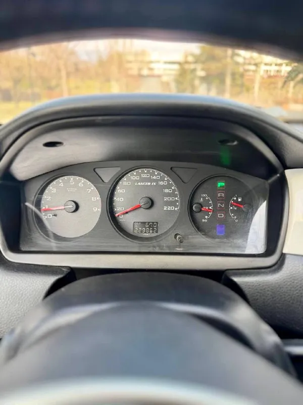 🇯🇵 mitsubishi lancer 9 restyling 💰цена: 580 000р 🏢город: мариуполь 📅год выпуска: 2006 🧾пробег: 229 862км. ⚙️двигатель: 2.0 ⛽топливо: бензин ⚙️кпп: автомат 📞 телефон: +7-949-727-41-51 +7-989-263-55-56 +7-949-551-91-52 💾 описание: легендарный седан комплектации sport с японским качеством будет идеальным выбором для тех кто ищет надежный автомобиль. ✅ оснащен надежным двигателем 4g63 ✅ классическая акпп ✅ южная эксплуатация ✅ отличное состояние ✅ кузов без коррозии шикарная комплектация: полный электропакет, центральный замок, кондиционер, подогрев сидений, электропривод зеркал, птф, android магнитола с вluеtооth, литые диски. улица шевченко 269 🏦 возможна продажа в кредит по двум документам. - фотография - 6