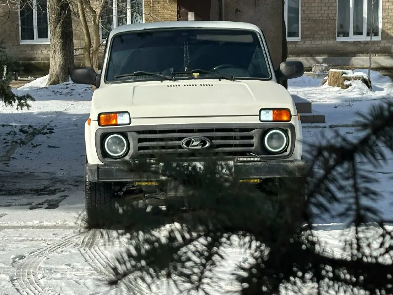 Продам нива‼️ год -2014 обьём 1,7 авто без вложений. двигатель работает отлично кпп переключает как и положено раздатки работают отлично включаются и переключаются как и положено по ходовой части вложений не требует по кузову не гнилая без рыжиков новая резина на дисках стоит газовое оборудование. документы чистые. переоформить без проблем. рассмотрю обмен с вашей доплатой. если не дозвонились пишите. цена 480 торг будет +79495389260 📞 звоните: +7(949)5389260 - фотография - 3