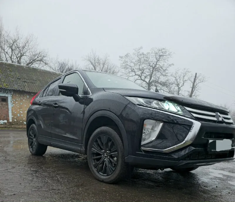 Продам mitsubishi эклипс кросс 2018г, в комплектации limited edition, в идеальном состоянии, с пробегом 18500км ездил дедушка. полный привод. есть все для комфортной езды. гаражное хранение. продажа не срочная. любые проверки, г. шахтерск. цена 2250мл с торгом +79493531391 📞 звоните: +7(949)3531391 - фотография - 3
