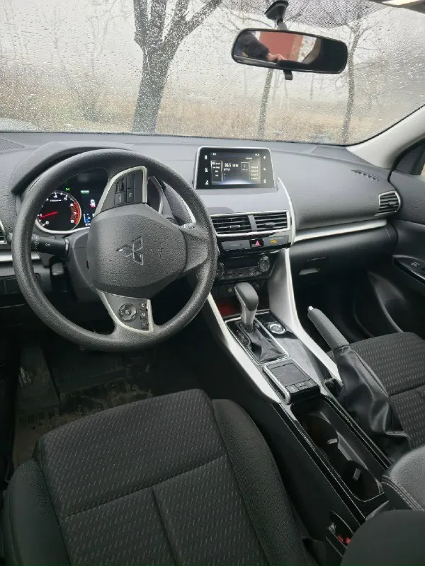 Продам mitsubishi эклипс кросс 2018г, в комплектации limited edition, в идеальном состоянии, с пробегом 18500км ездил дедушка. полный привод. есть все для комфортной езды. гаражное хранение. продажа не срочная. любые проверки, г. шахтерск. цена 2250мл с торгом +79493531391 📞 звоните: +7(949)3531391 - фотография - 5