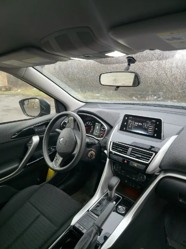 Продам mitsubishi эклипс кросс 2018г, в комплектации limited edition, в идеальном состоянии, с пробегом 18500км ездил дедушка. полный привод. есть все для комфортной езды. гаражное хранение. продажа не срочная. любые проверки, г. шахтерск. цена 2250мл с торгом +79493531391 📞 звоните: +7(949)3531391 - фотография - 7