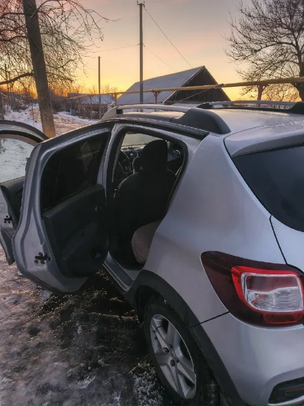 Автор: продам reno сандеро стэпвэй 2018 г. пробег 125000км, зелёная автотека ( могу выслать), двигат... - фотография