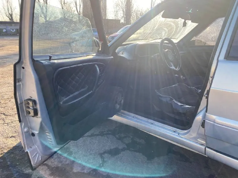 Продаю таврию 2004 год, мотор 1.2 пробег 130 тыс, цена 120₽ состояние хорошее как по кузову, так и технически автомобиль в одних руках не битый не гнилой, мотор, коробка отлично ходовая в порядке, гаражное хранение, 2 комплекта резинны с дисками, все работает вопросы по тел +79493489143 находится в макеевке 📞 звоните: +7(949)3489143 - фотография - 7