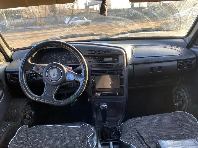 Продаю таврию 2004 год, мотор 1.2 пробег 130 тыс, цена 120₽ состояние хорошее как по кузову, так и технически автомобиль в одних руках не битый не гнилой, мотор, коробка отлично ходовая в порядке, гаражное хранение, 2 комплекта резинны с дисками, все работает вопросы по тел +79493489143 находится в макеевке 📞 звоните: +7(949)3489143 - фотография - 8