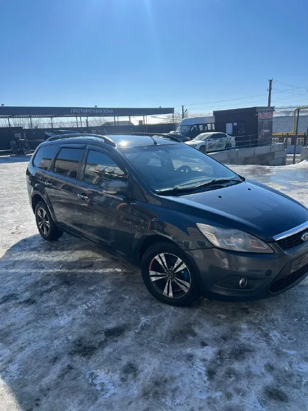 Продам ford фокус 2 рестайлинг. машина в хорошем состоянии, кроме кузова, есть полностью видео всех деталей по кузову, мотор живой, масло не ест, рабочий автомобиль, усиленные пружины, стоит хорошая музыка, автозапуск, быстрым торг цена 375000. пробег 313000. +79495228049 телеграмм или в вк 📞 звоните: +7(949)5228049 - фотография - 5