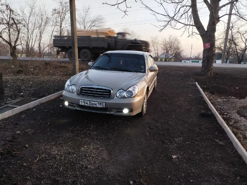 Продам hyundai соната 2008 г. в. двс 2 л. абс. климат. 4 есп. подогрев зеркал, лоб. и заднего стекла. кожаные сиденья с подогревом. камера перед, зад, регистратор. новые динамики. магнитола с интернетом. есть косяки по кузову. 350 торг +79493235450 📞 звоните: +7(949)3235450 - фотография - 5