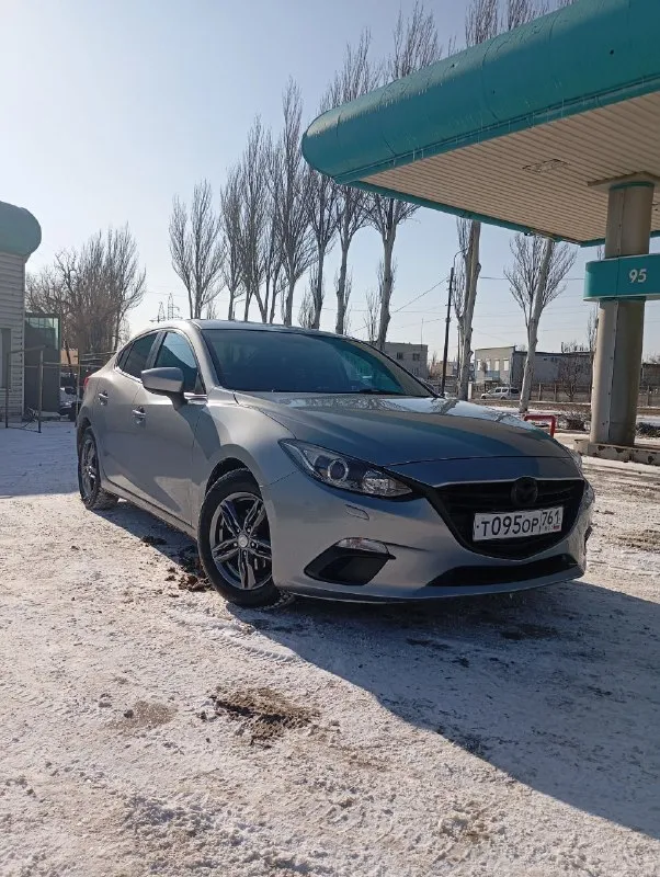 Мазда 3,мотор 1,6, коробка автомат. состояние огонь. климат двух зонный, подогрев сидений, современн... - фотография