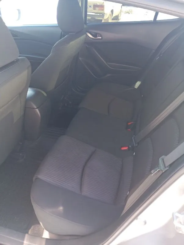 Мазда 3,мотор 1,6, коробка автомат. состояние огонь. климат двух зонный, подогрев сидений, современный планшет с навигацией и камерой заднего вида, музыка хорошая. т.о. пройдено уже на учёте 180.цена1300000,₽ тел +79494793200 - фотография - 10