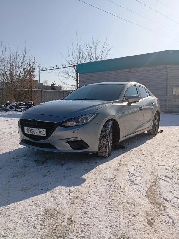 Мазда 3,мотор 1,6, коробка автомат. состояние огонь. климат двух зонный, подогрев сидений, современный планшет с навигацией и камерой заднего вида, музыка хорошая. т.о. пройдено уже на учёте 180.цена1300000,₽ тел +79494793200 - фотография - 2