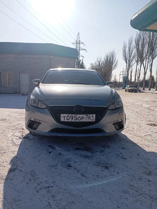 Мазда 3,мотор 1,6, коробка автомат. состояние огонь. климат двух зонный, подогрев сидений, современный планшет с навигацией и камерой заднего вида, музыка хорошая. т.о. пройдено уже на учёте 180.цена1300000,₽ тел +79494793200 - фотография - 3