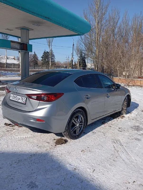 Мазда 3,мотор 1,6, коробка автомат. состояние огонь. климат двух зонный, подогрев сидений, современный планшет с навигацией и камерой заднего вида, музыка хорошая. т.о. пройдено уже на учёте 180.цена1300000,₽ тел +79494793200 - фотография - 4