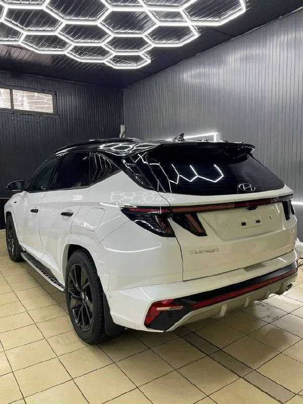 Автор: в продаже 🆘 hyundai tucson n-line цена 3 699 000₽ ✅год выпуска 09/2021 ⚙️двигатель 1.6 гидрид ⚙️коробка автомат 🛞привод передний пригнан из кореи ! продажа от собственника 🤝 переоформление без проблем 🫡 🚀1,6 т / 230 л с ✅пробег 36 500 км полностью обслужена ! в родном окрасе, в идеальном состоянии !!! 👌эксклюзивная комплектация n-linе, спортивный обвес, диски r-19, салон алькантара, панорамная крыша, датчики слепых зон, камера 360, адаптивный круиз контроль, музыкальная акустика bose🎧обдувы и подогревы всех сидений и многое что др. два комплекта резины, мишлен и хенкук! г донецк джамил +79493792969.. !!!наш телеграм канал [ бесплатное размещение за репост!!! правила сообщества [ мы в мах [ [ 📞 звоните: +7(949)3792969 - фотография - 6