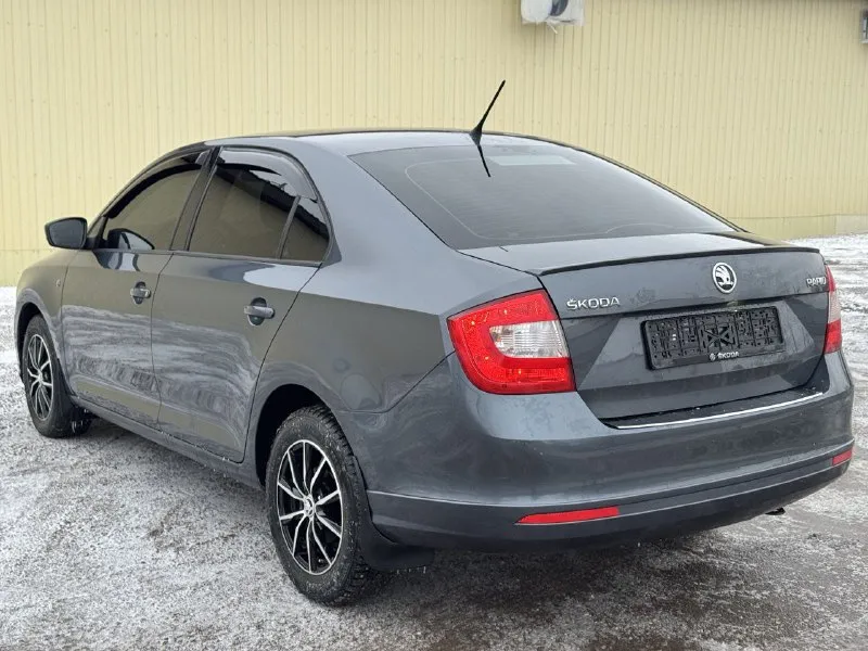 🔥skoda rapid🔥 в шикарном состоянии! ✅куплен новым в салоне в 2015г ✅кузов лифтбек ✅мотор 1.6 ✅бензиновый мрi (атмосферный) ✅коробка механика 5ст. ✅передний привод ✅пробег 153.000 тыс. км ✅2 хозяин 🔥комплектация✅сигнализация с меткой ✅би лэд в фарах ✅лэд птф ✅сигнализация ✅разъемы под aux usb ✅разъем 12v ✅магнитола ✅литые диски r15 ✅тех осмотр пройден, готов к регистрации в мрэо 🔥в подарок новому владельцу полный бак топлива🔥 ✅донецк. стоимость 1.100.000₽ тел. +7949-50-800-60 - фотография - 4