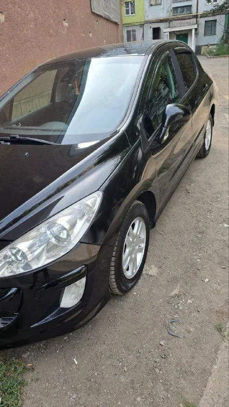 Продам peugeot 308, 2008 г. коробка автомат 2 комплекта резины (зима, лето) цена 480 000₽ торг +79494322175 эдуард машина в донецке 📞 звоните: +7(949)4322175 - фотография - 6
