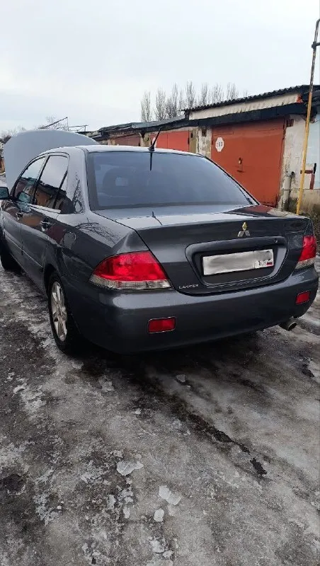 Продам mitsubishi lancer 9 машина в очень хорошем состоянии, владею авто больше 13 лет, в машину вкладывать ничего не надо сел и поехал, на интересующие вопросы звоните спрашивайте. передняя полусфера стекол тонирована атермальной пленкой задняя итальянской с фиолетовым оттенком все расходники заменены полная информация что когда менялось на каком пробеге сохранена, 2 ключа оригинальных, 2 брелока сигнализации с дисплеем и обратной связью. авто находится в г. донецк цена: 615.000₽ + торг тел: +79494749155 📞 звоните: +7(949)4749155 - фотография - 4