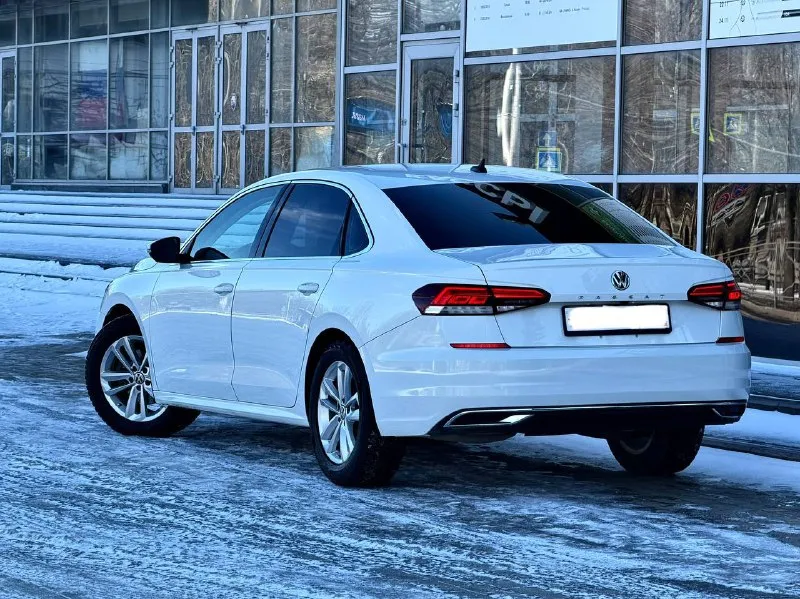 Volkswagen passat год выпуска - 2020 двигатель - 2.0tsi кпп - автомат цена - 1.950.000₽ пробег - 98.000 тел. +79493902663 либо: +7 (949) 679-98-14 продам раскошный седан который находиться в идеальном состоянии по всем параметрам. с мощным и экономичным двигателем и надежной автоматической кпп asin. по кузову без единого изъяна. богатая комплектация: кожаный салон; бесключевой доступ; мертвые зоны в зеркалах; адаптивный круиз-контроль с дистроником; подогревы сидений; кнопка start-stop; двухзонный климат-контроль; датчик света и дождя; полный бортовой компьютер; штатная сенсорная мультимедиа со всеми современными плюшками; помощь при выезде с парковки; удержание полосы; камера заднего вида; эл. зеркала с подогревом; штатная biled оптика и многое другое. кто ищет живой passat с одним хозяином и родным пробегом - звоните ( связь не всегда хорошая, на этих же номерах есть telegram ) 📲 tg: @vladimir_23_23_23 📞 звоните: +7(949)3902663 - фотография - 2
