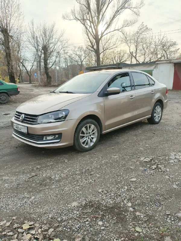 Продам volkswagen polo в отличном состоянии! год выпуска 2017 1собственник. любые проверки! пробег 185000км, всё что нужно менялось вовремя, резина лето+ зима. в комплектации: 4 стеклоподъёмника, парктроник, климат контроль, круиз контроль, мультируль, регулировка и подогрев зеркал. подогрев сидений, центральный замок/сигнализация, автозапуск. 2 ключа. птс оригинал. автомобиль не требует вложений. цена 1120000 торг. . осмотр макеевка. любое переоформление. дополнительная информация по телефону +79493027533 +79495800251 или телеграм 📞 звоните: +7(949)3027533 - фотография - 2