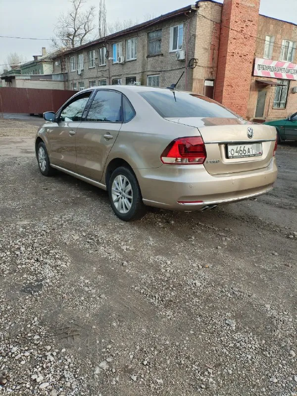 Продам volkswagen polo в отличном состоянии! год выпуска 2017 1собственник. любые проверки! пробег 185000км, всё что нужно менялось вовремя, резина лето+ зима. в комплектации: 4 стеклоподъёмника, парктроник, климат контроль, круиз контроль, мультируль, регулировка и подогрев зеркал. подогрев сидений, центральный замок/сигнализация, автозапуск. 2 ключа. птс оригинал. автомобиль не требует вложений. цена 1120000 торг. . осмотр макеевка. любое переоформление. дополнительная информация по телефону +79493027533 +79495800251 или телеграм 📞 звоните: +7(949)3027533 - фотография - 6