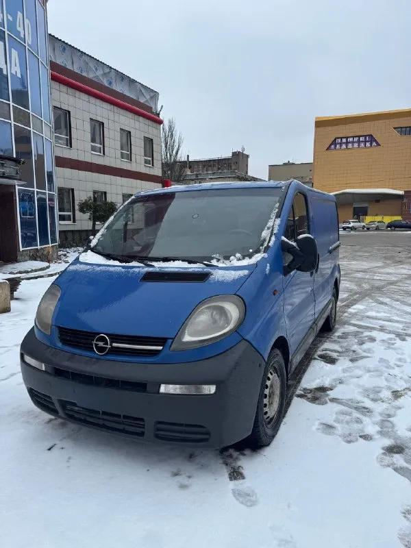 🚐 продам opel vivaro 1.9 грузовой фургон, 2002 г. 📍 пробег: 351 000 км 🔧 техническое состояние: - двигатель, коробка, ходовая и турбина — в хорошем состоянии - заводится в любую погоду - установлена новая зимняя резина 🚘 кузов: - оцинкованный - есть естественные следы эксплуатации 🏠 машина всегда хранилась во дворе под навесом 📍 город: донецк 💰 цена: 900 000 руб. (торг) 📞 контакт: +79490360100 📞 звоните: +7(949)0360100 - фотография - 2