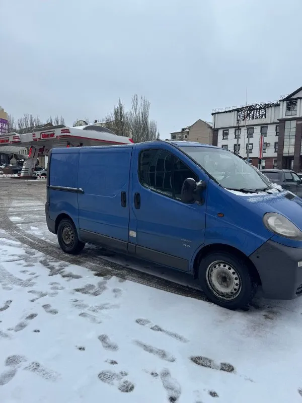 🚐 продам opel vivaro 1.9 грузовой фургон, 2002 г. 📍 пробег: 351 000 км 🔧 техническое состояние: - двигатель, коробка, ходовая и турбина — в хорошем состоянии - заводится в любую погоду - установлена новая зимняя резина 🚘 кузов: - оцинкованный - есть естественные следы эксплуатации 🏠 машина всегда хранилась во дворе под навесом 📍 город: донецк 💰 цена: 900 000 руб. (торг) 📞 контакт: +79490360100 📞 звоните: +7(949)0360100 - фотография - 3