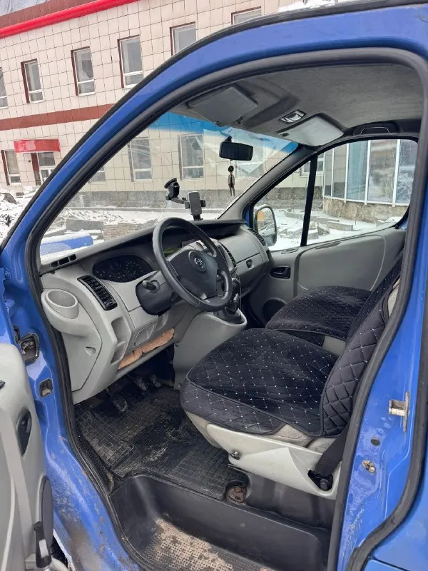 🚐 продам opel vivaro 1.9 грузовой фургон, 2002 г. 📍 пробег: 351 000 км 🔧 техническое состояние: - двигатель, коробка, ходовая и турбина — в хорошем состоянии - заводится в любую погоду - установлена новая зимняя резина 🚘 кузов: - оцинкованный - есть естественные следы эксплуатации 🏠 машина всегда хранилась во дворе под навесом 📍 город: донецк 💰 цена: 900 000 руб. (торг) 📞 контакт: +79490360100 📞 звоните: +7(949)0360100 - фотография - 6