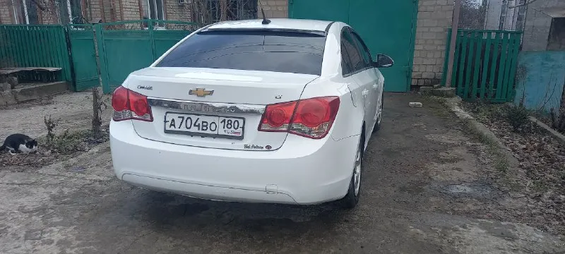 Продам chevrolet круз 1,4 турбина. 2013г. 6ти ступка. пробег 240тыс. все кнопки работают, кондиционер работает. требует немного внимания. цена 700 тыс. торг присутствует. тел. +79497109858 📞 звоните: +7(949)7109858 - фотография - 3