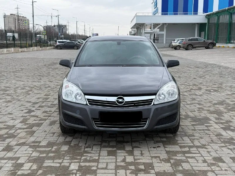 Продам opel astra h год 2009 обьем 1.6 механика автомобиль в отличном состоянии вложений абсолютно не каких не требует двигатель на 5+ не дымит не троит работает отлично масло абсолютно не ест кпп не хрустит не выбивает все скоростя включаются как по маслу ходовая не стучит не гремит едет как мячик дно пороги стаканы ланджероны целые рыжиков гнили нет автомобиль в дтп не участвовал все швы точки герметики заводские у машины есть 2 косметических окраса салон так же в отличном состоянии комплектация хорошая кондиционер стеклоподьмники обогрев заднего стекла абс 2 подушки безопасности заводская мультимедиа центральный замок место осмотра мариуполь номер для звонка +79497438388 звонить в любое время цена 527.000₽ торг! - фотография - 2