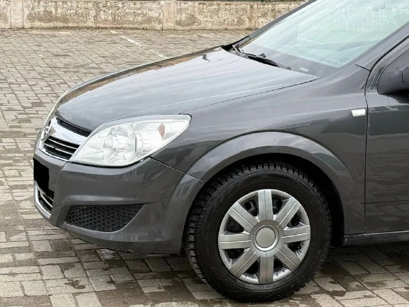 Продам opel astra h год 2009 обьем 1.6 механика автомобиль в отличном состоянии вложений абсолютно не каких не требует двигатель на 5+ не дымит не троит работает отлично масло абсолютно не ест кпп не хрустит не выбивает все скоростя включаются как по маслу ходовая не стучит не гремит едет как мячик дно пороги стаканы ланджероны целые рыжиков гнили нет автомобиль в дтп не участвовал все швы точки герметики заводские у машины есть 2 косметических окраса салон так же в отличном состоянии комплектация хорошая кондиционер стеклоподьмники обогрев заднего стекла абс 2 подушки безопасности заводская мультимедиа центральный замок место осмотра мариуполь номер для звонка +79497438388 звонить в любое время цена 527.000₽ торг! - фотография - 8