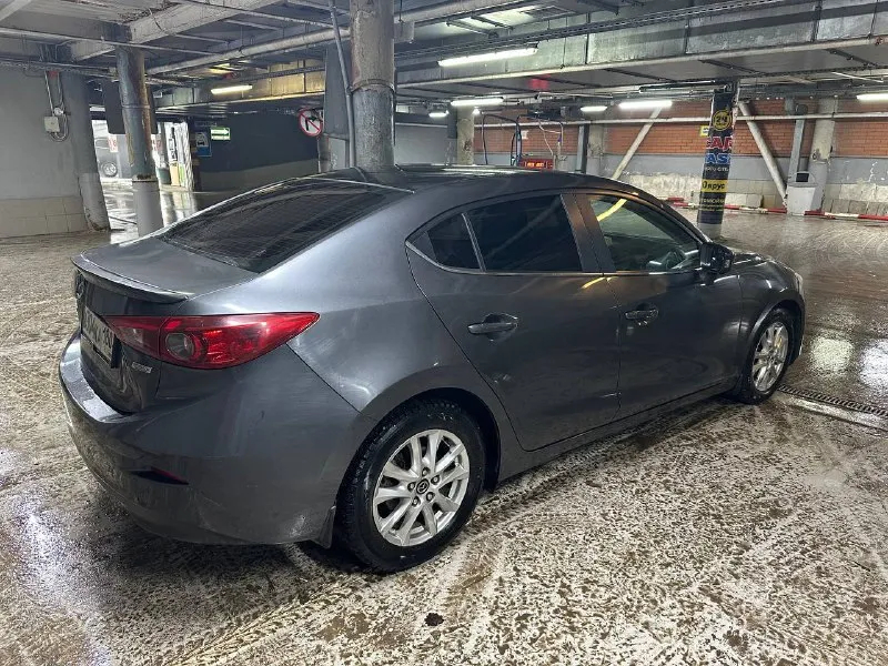 Продаётся mazda 3 2014 года выпуска. пробег 145 тысяч километров. машина полностью обслужена, вложений не требует. недавно было сделано то. отличный вариант для повседневного использования. состояние: сел-поехал. цена 1 280 000 рублей. машина находится в донецке. осмотр в центре города. в комплект отдам зимнюю резину и диски (на последнем фото). все подробности по телефону: +79888959651 или в тг - фотография - 3