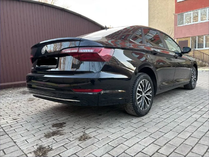 Продам volkswagen jetta 7 (2021) 1 720 000 ₽ 1.4t мотор, 147 л. с. 8 ст aisin пробег: 106 000 км. комлпектация: кондиционер, датчик слепых зон, предотвращение столкновения, датчик света, двухцветный кожаный салон, камера заднего вида, подогрев зеркал, круиз контроль. мультимедия: carplay, androidauto, bluetooth. звоните в любое удобное для вас время. осмотр г. донецк +7 949 441 39 85 - фотография - 4