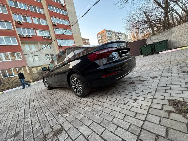 Продам volkswagen jetta 7 (2021) 1 720 000 ₽ 1.4t мотор, 147 л. с. 8 ст aisin пробег: 106 000 км. комлпектация: кондиционер, датчик слепых зон, предотвращение столкновения, датчик света, двухцветный кожаный салон, камера заднего вида, подогрев зеркал, круиз контроль. мультимедия: carplay, androidauto, bluetooth. звоните в любое удобное для вас время. осмотр г. донецк +7 949 441 39 85 - фотография - 5