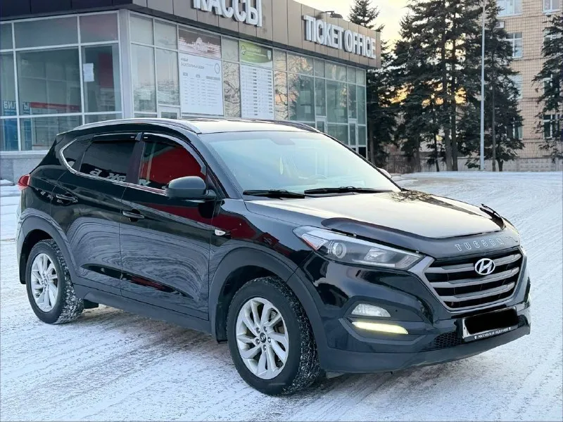 Hyundai tucson 2018г бензин 2.0 автомат автомобиль весь в заводском окрасе! один собственник из самого автосалона! очень комфортный автомобиль! есть все для комфортного вождения! подогрев сидений передних и задних, подогрев руля, камера заднего вида, монитор андроид, парктроник, мульти руль, круиз-контроль, климат-контроль, авто свет, датчик дождя, и многое другое…. есть диагностическая карта в мрэо переоформление помогу!!! юридически автомобиль чист!!! цена 1,860₽срочно все вопросы по тел+79494681080 📞 звоните: +7(949)4681080 - фотография - 1