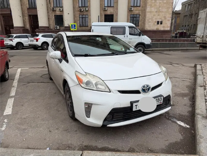 Продам toyota prius 2012 г. в мотор 1.8 пробег 180 тыс. миль. хорошее состояние. 2 комплекта резины.... - фотография