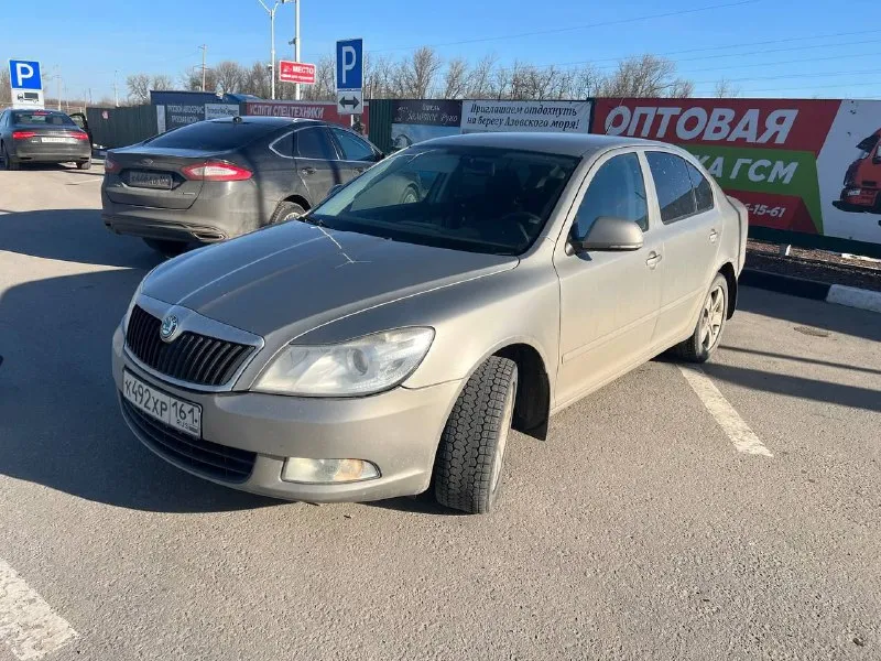 Skoda octavia 1.4 amt, 2011. автомобиль в отличном состоянии, двигатель работает отлично, коробка листает без нареканий, была замена цепи. по подвеске без постороних шумов. кузов тоже выглядит отлично. два комплектa ключей, пaрктрoники. комплектация очень хорошая. ошибок ваобще нет. кузов проктически в родном окрасе. стекла в круг родные. цена 780.000 руб. +79493082623 📲 tg: брюс брюс 📞 звоните: +7(949)3082623 - фотография - 3