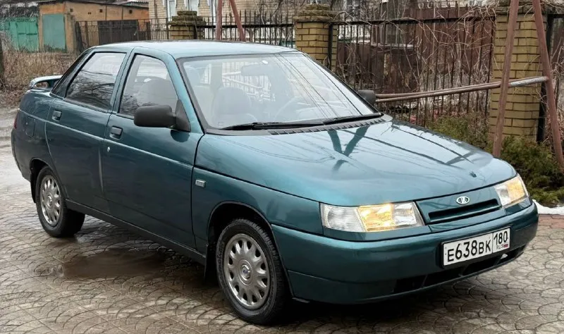 Продам ваз 2110 2002 год один собственник с автосалона куплено была при украине зелёная автотека) родной пробег 230 тыщ по технической части абсолютно без нареканий мотор после капремонта с документами полный порядок любой вид переоформление автомобиль находится город донецк калининский район звоните в любое время отвечу на все ваши вопросы цена за автомобиль 195000 руб торг возле капота 📲 телефона +79496358755 - фотография - 2