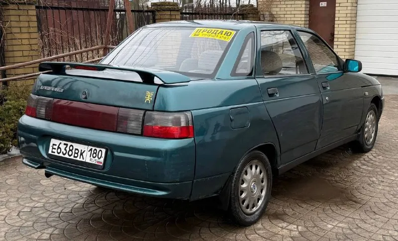 Продам ваз 2110 2002 год один собственник с автосалона куплено была при украине зелёная автотека) родной пробег 230 тыщ по технической части абсолютно без нареканий мотор после капремонта с документами полный порядок любой вид переоформление автомобиль находится город донецк калининский район звоните в любое время отвечу на все ваши вопросы цена за автомобиль 195000 руб торг возле капота 📲 телефона +79496358755 - фотография - 3