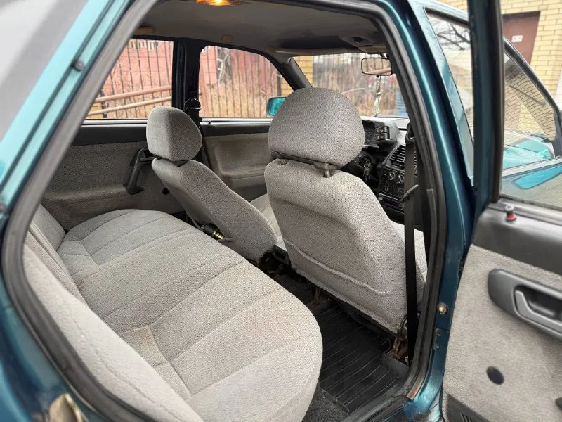 Продам ваз 2110 2002 год один собственник с автосалона куплено была при украине зелёная автотека) родной пробег 230 тыщ по технической части абсолютно без нареканий мотор после капремонта с документами полный порядок любой вид переоформление автомобиль находится город донецк калининский район звоните в любое время отвечу на все ваши вопросы цена за автомобиль 195000 руб торг возле капота 📲 телефона +79496358755 - фотография - 8