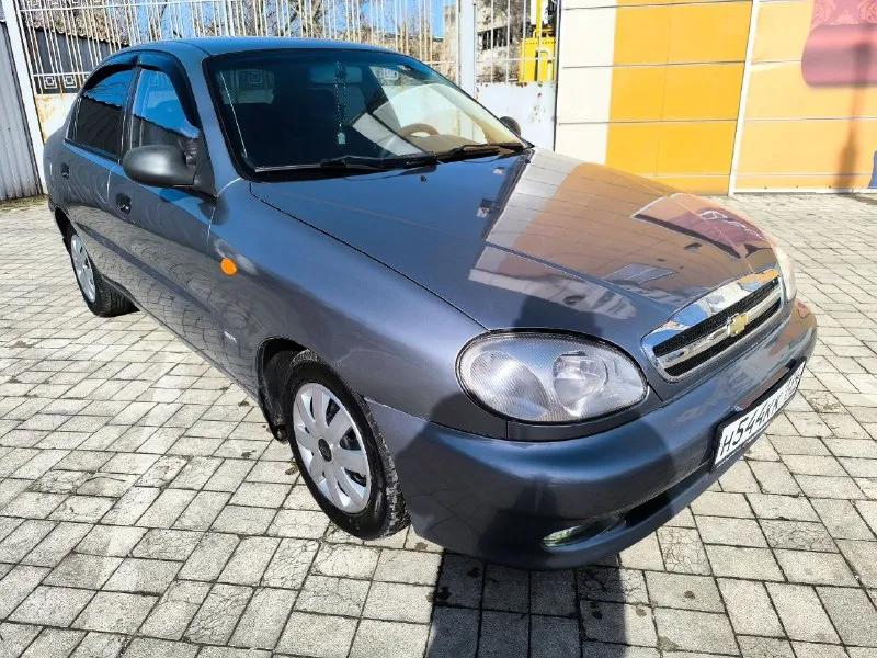 В продаже ланос год 2008 комплектация sx с кондиционером. состояние авто хорошее. кондиционер заправлен и холодит печка соответственно тоже работает отлично. салон в хорошем состоянии, стеклоподъёмники, хорошая магнитола, центральный замок. по документам полный порядок, оформление любое. донецк. цена 290 000 руб. +79493645538 - фотография - 2