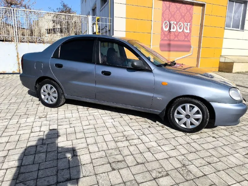 В продаже ланос год 2008 комплектация sx с кондиционером. состояние авто хорошее. кондиционер заправлен и холодит печка соответственно тоже работает отлично. салон в хорошем состоянии, стеклоподъёмники, хорошая магнитола, центральный замок. по документам полный порядок, оформление любое. донецк. цена 290 000 руб. +79493645538 - фотография - 4