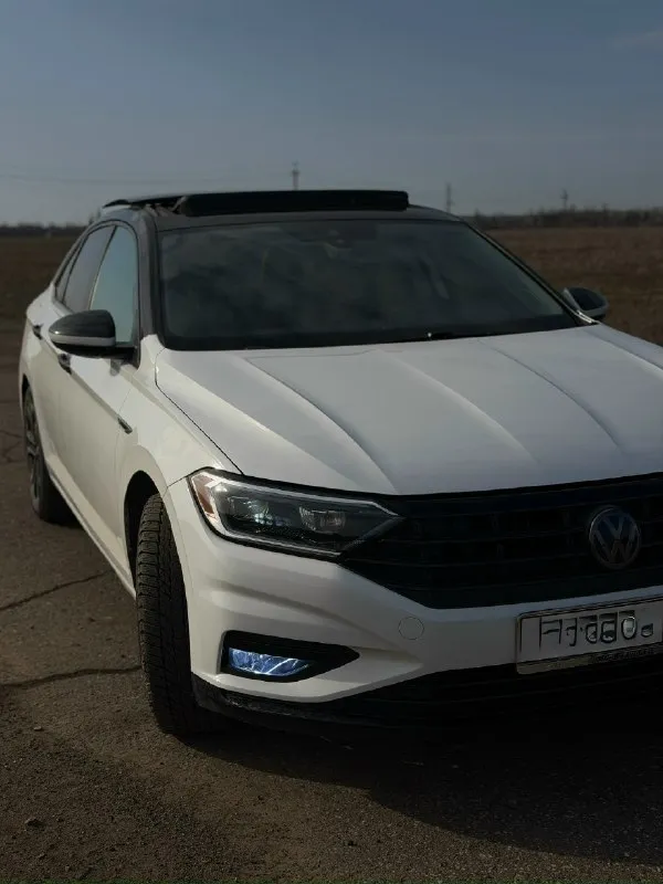 Volkswagen jetta sel + 2019 ✅ stage 1. 184 л. с. чип тюнинг с сохранением эко норм. ▪️увеличение мощности и крутящего момента. ▪️улучшение отклика педали газа. ▪️повышенная динамика разгона на старте и запас мощности на трассе. ✅ пробег: 95.000 км 🔥 • акустическая система “beats audio”, бесключевой доступ, start-stop, слепые зоны, климат-контроль, панорамный люк, led-приборная панель • адаптивный круиз-контроль с датчиком обнаружения препятствий и контролем дистанции, а также удержанием в полосе. • интерьерная подсветка салона, беспроводная зарядка, камера заднего вида с помощью выезда с парковки. • полностью русифицированное мультимедиа и carplay. 🚗 автомобиль в отличном состоянии, полностью обслужен. два комплекта резины. находится в макеевке +79493177747 💸 2.150.000 ₽ 📞 звоните: +7(949)3177747 - фотография - 2