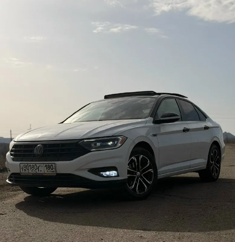 Volkswagen jetta sel + 2019 ✅ stage 1. 184 л. с. чип тюнинг с сохранением эко норм. ▪️увеличение мощности и крутящего момента. ▪️улучшение отклика педали газа. ▪️повышенная динамика разгона на старте и запас мощности на трассе. ✅ пробег: 95.000 км 🔥 • акустическая система “beats audio”, бесключевой доступ, start-stop, слепые зоны, климат-контроль, панорамный люк, led-приборная панель • адаптивный круиз-контроль с датчиком обнаружения препятствий и контролем дистанции, а также удержанием в полосе. • интерьерная подсветка салона, беспроводная зарядка, камера заднего вида с помощью выезда с парковки. • полностью русифицированное мультимедиа и carplay. 🚗 автомобиль в отличном состоянии, полностью обслужен. два комплекта резины. находится в макеевке +79493177747 💸 2.150.000 ₽ 📞 звоните: +7(949)3177747 - фотография - 7