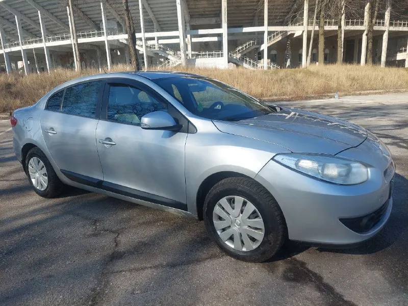 Цена 640.000тыс торг! продам рено флюренц. 2011г. в.мотор 1.6 бензин. коробка-автомат(обычный классический-!). (учет рф переоформление без проблем! техосмотр пройден!!! пробег 224.000т. км. кондиционер эл. стеклоподъемники, эл зеркала, подогрев сидений, музыка, борт компьютер, airbag. abs. мультируль, руль по высоте и вылету. стоит хорошая зимняя резина.2 комплекта колёс,2 комплекта ключей. цена 640.0000т. рублей. торг у капота возможна продажа в кредит! возможен обмен !!! автомобиль находится в городе донецк. по всем интересующим вопросам звоните: +79490510617 +79490510616 - фотография - 3