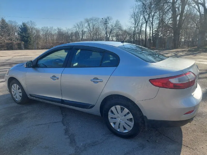 Цена 640.000тыс торг! продам рено флюренц. 2011г. в.мотор 1.6 бензин. коробка-автомат(обычный классический-!). (учет рф переоформление без проблем! техосмотр пройден!!! пробег 224.000т. км. кондиционер эл. стеклоподъемники, эл зеркала, подогрев сидений, музыка, борт компьютер, airbag. abs. мультируль, руль по высоте и вылету. стоит хорошая зимняя резина.2 комплекта колёс,2 комплекта ключей. цена 640.0000т. рублей. торг у капота возможна продажа в кредит! возможен обмен !!! автомобиль находится в городе донецк. по всем интересующим вопросам звоните: +79490510617 +79490510616 - фотография - 4