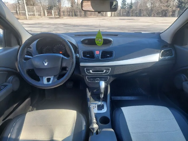 Цена 640.000тыс торг! продам рено флюренц. 2011г. в.мотор 1.6 бензин. коробка-автомат(обычный классический-!). (учет рф переоформление без проблем! техосмотр пройден!!! пробег 224.000т. км. кондиционер эл. стеклоподъемники, эл зеркала, подогрев сидений, музыка, борт компьютер, airbag. abs. мультируль, руль по высоте и вылету. стоит хорошая зимняя резина.2 комплекта колёс,2 комплекта ключей. цена 640.0000т. рублей. торг у капота возможна продажа в кредит! возможен обмен !!! автомобиль находится в городе донецк. по всем интересующим вопросам звоните: +79490510617 +79490510616 - фотография - 6